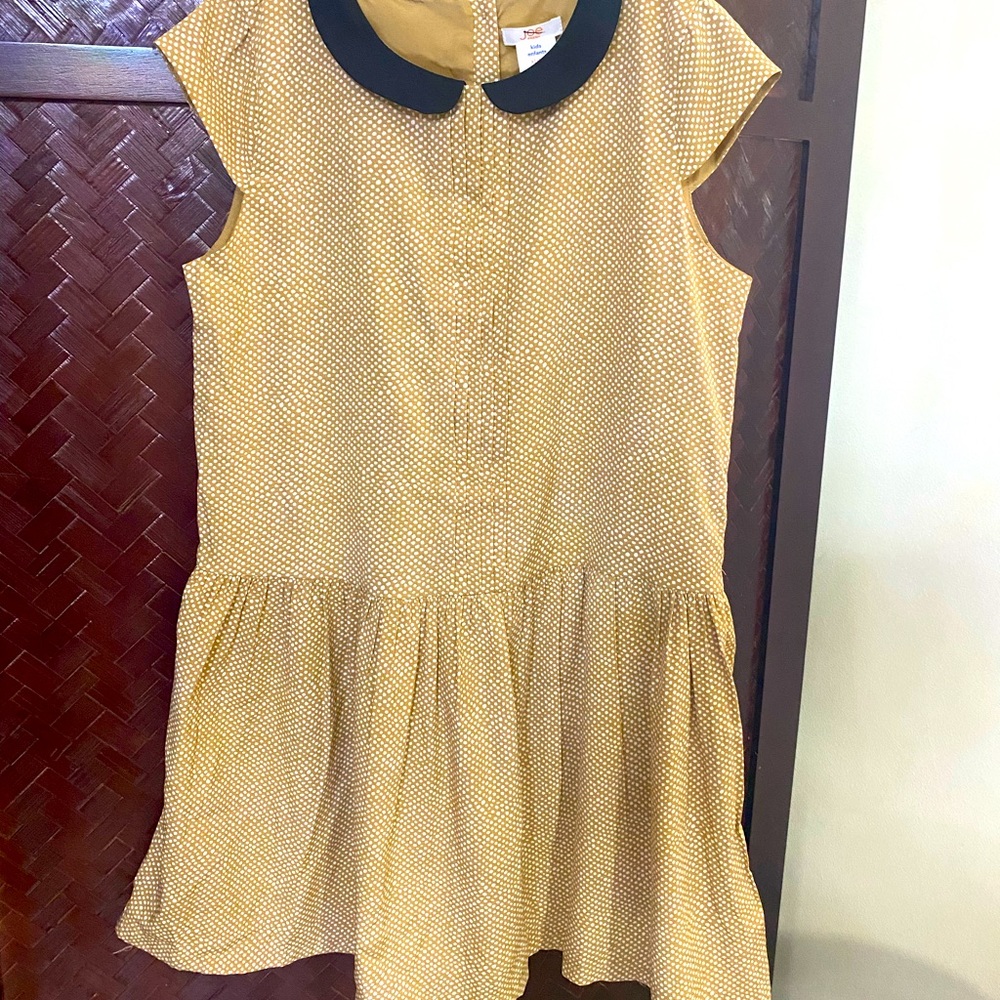 Cute tan dress